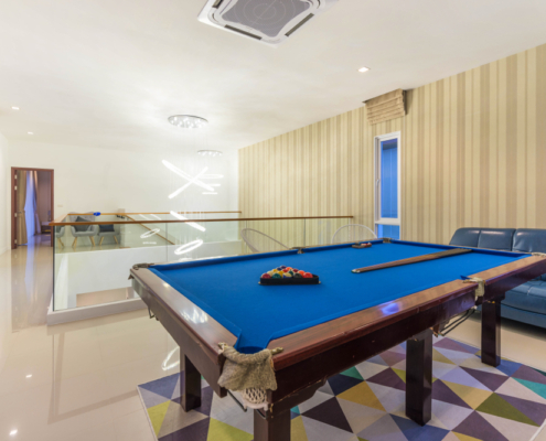 How much does it cost to move a full size pool table?